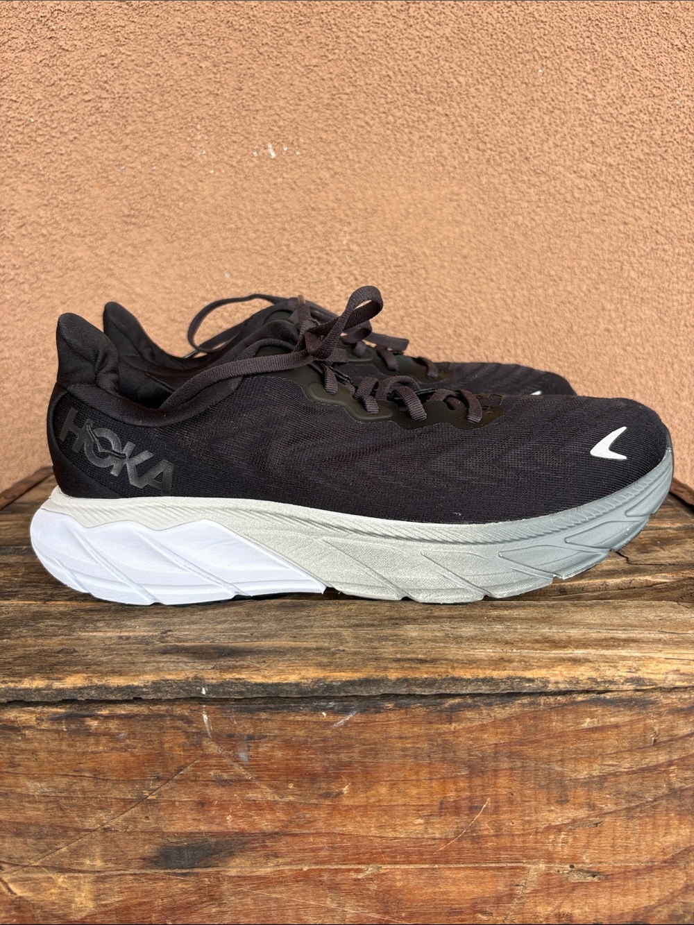 Hoka One One Arahi 6 Women’s Running Shoe